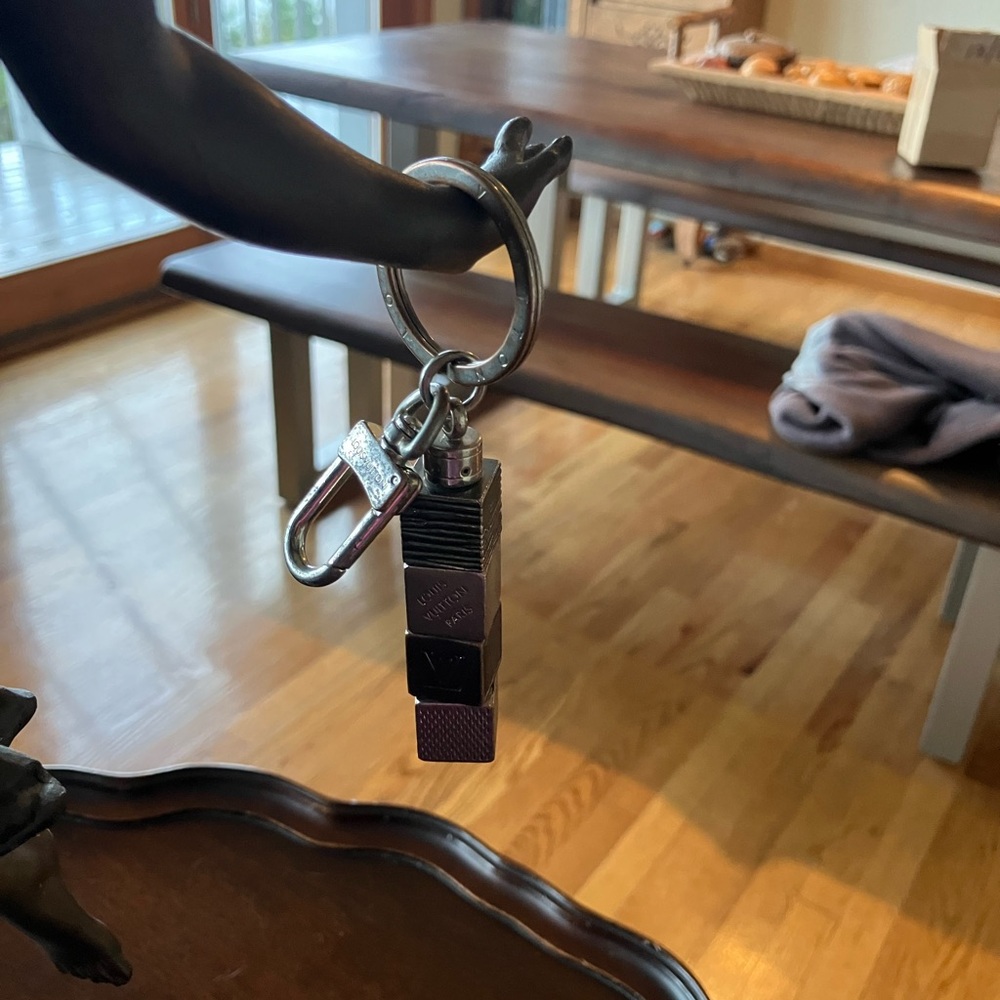 Huge solid Louis Vuitton Silver and Gold Key Holder or purse charm 👀🥳🥳❌❌ - Picture 5 of 8